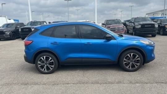 2021 ford escape se
