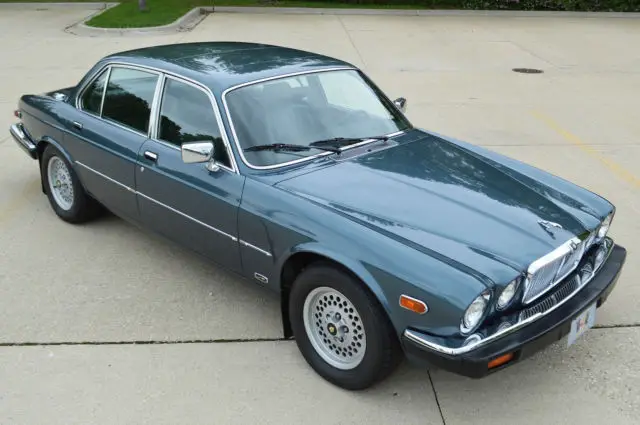 original low mileage example. very clean example in stunning condition