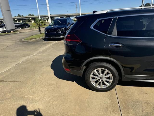 2020 nissan rogue sv