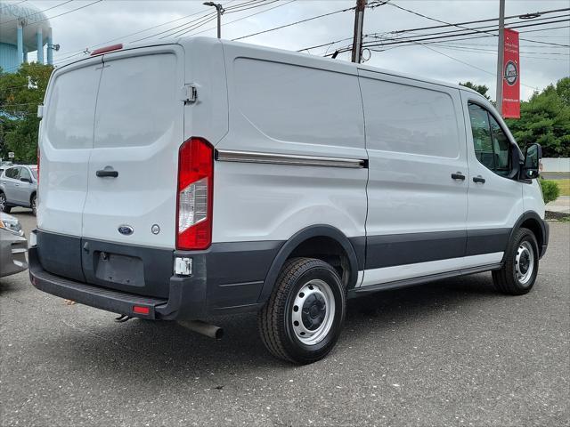2020 ford transit-150 base