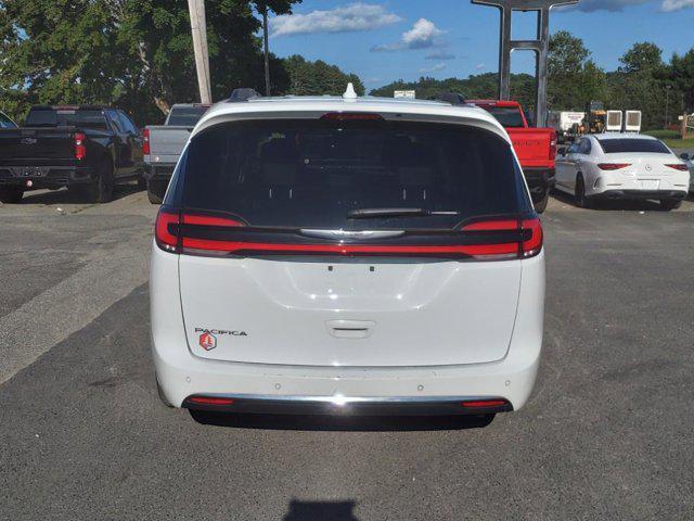 2022 chrysler pacifica touring l