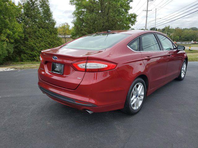 2016 ford fusion se