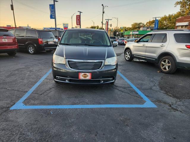 2011 chrysler town & country touring-l