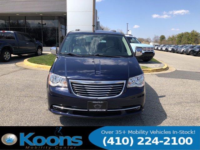 2016 chrysler town & country touring-l