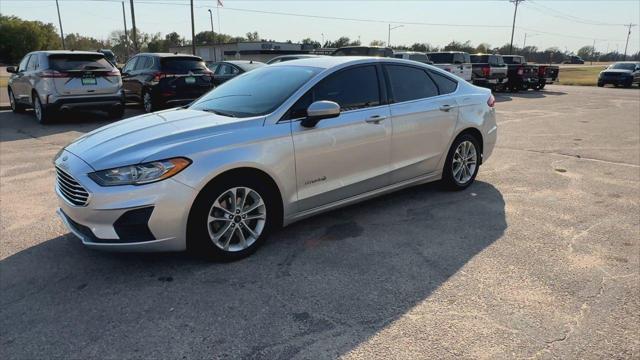 2019 ford fusion hybrid se