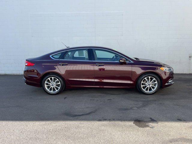 2017 ford fusion se