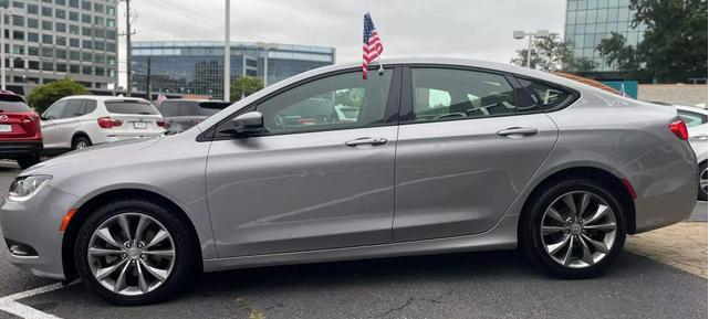 2015 chrysler 200 s
