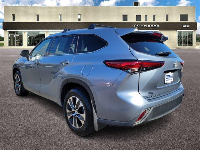 2022 toyota highlander xle