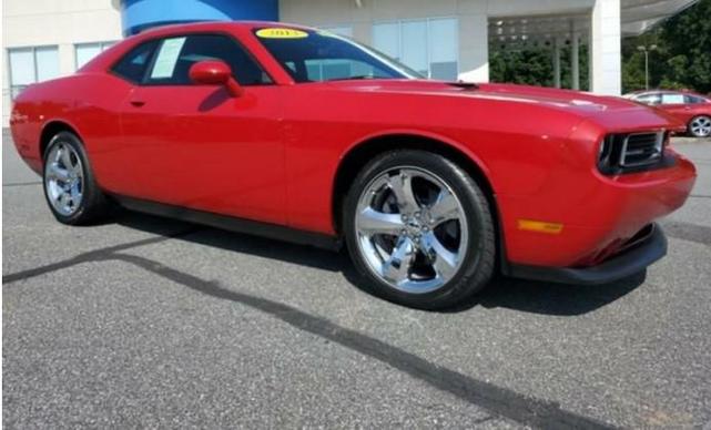 2013 dodge challenger sxt