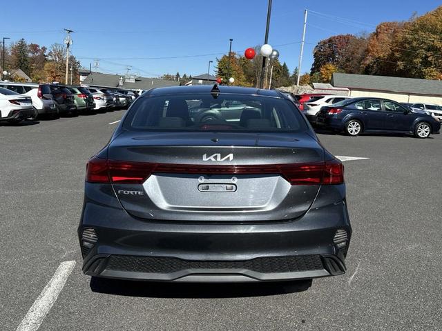 2022 kia forte lxs