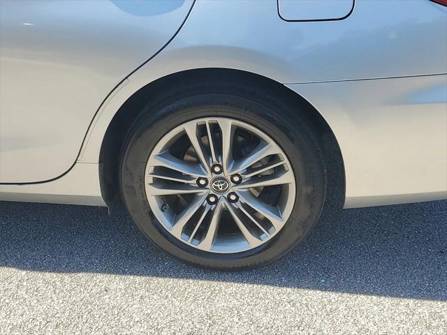 2016 toyota camry se