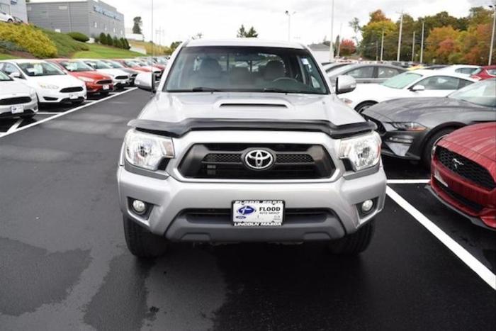2014 toyota tacoma v6 4x4 v6 4dr double cab 5.0 ft sb 6m for sale in east greenwich, rhode island