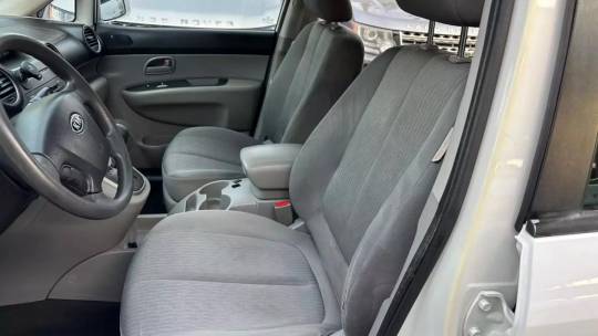 2010 Kia Rondo