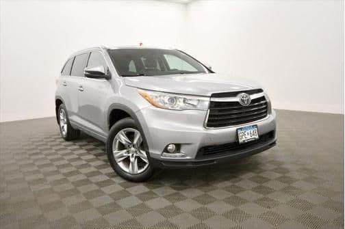 2015 toyota highlander le v6 4dr all-wheel drive in rochester, minnesota