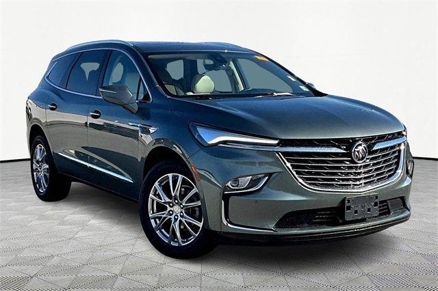2022 buick enclave essence