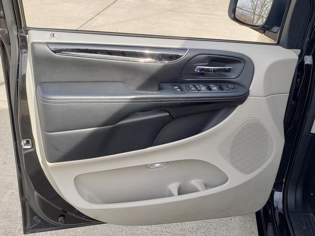 2016 dodge grand caravan avp/se