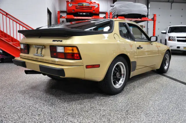 1984 porsche 944 2-owner all records from new awesome like 911 968 914 turbo