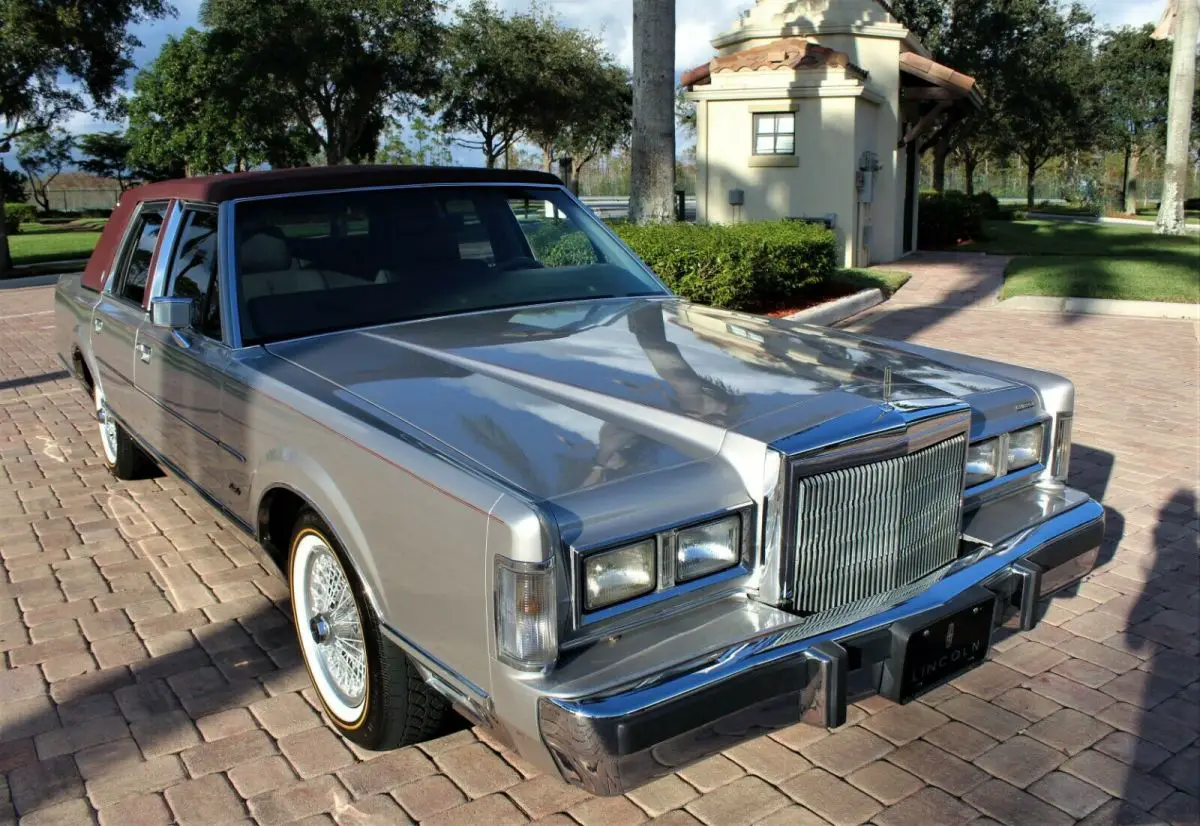 1988 lincoln town car signature special edition package