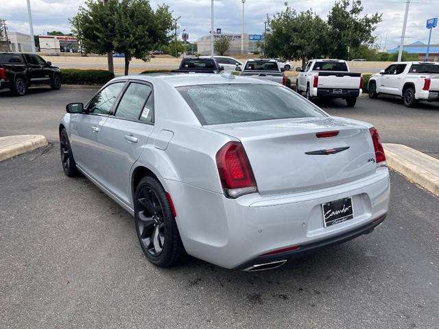 2023 chrysler 300 s