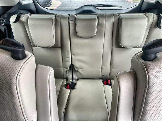 2024 subaru ascent limited 7-passenger