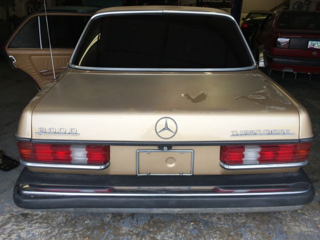 1985 mercedes 300d w123 one owner 117k original miles arizona car