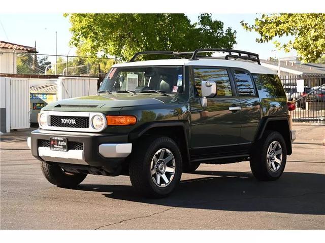 2014 toyota fj cruiser base