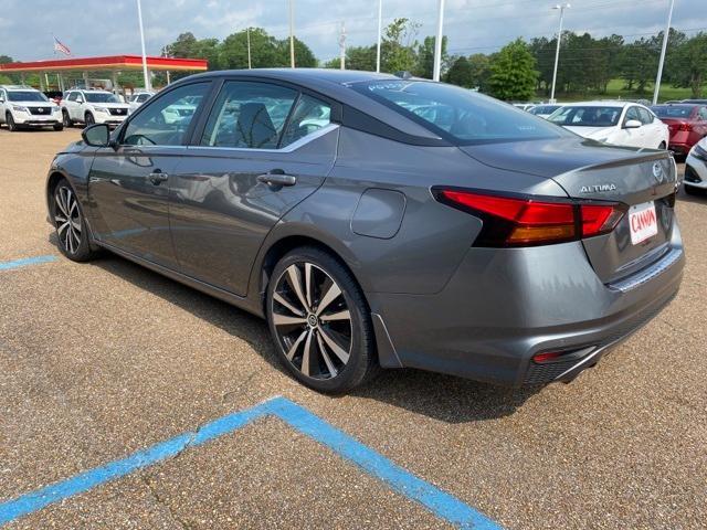 2021 nissan altima 2.5 sr