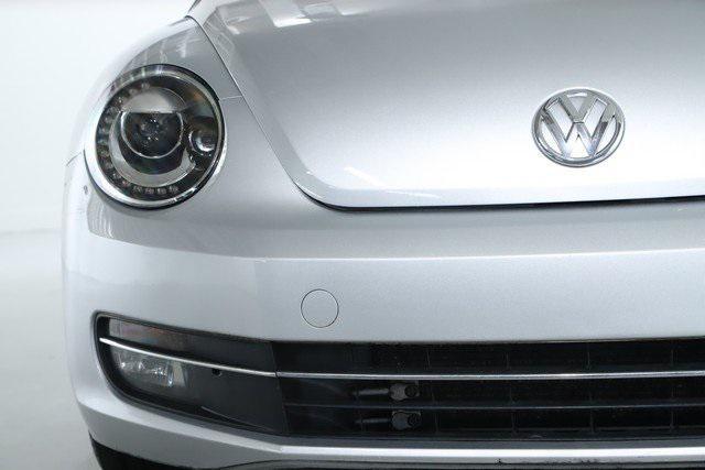 2012 volkswagen beetle base