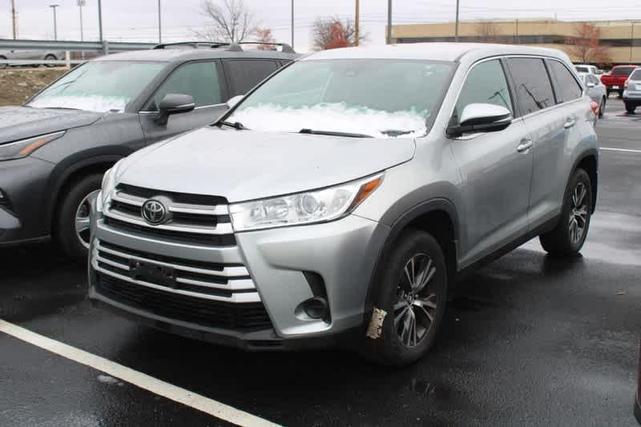 2019 toyota highlander le