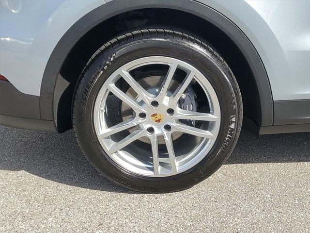 2021 porsche cayenne base