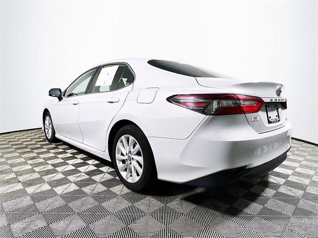 2024 toyota camry le