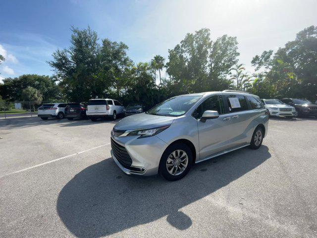 2023 toyota sienna xle 8 passenger