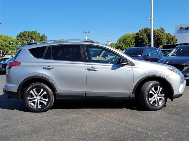 2017 toyota rav4 le