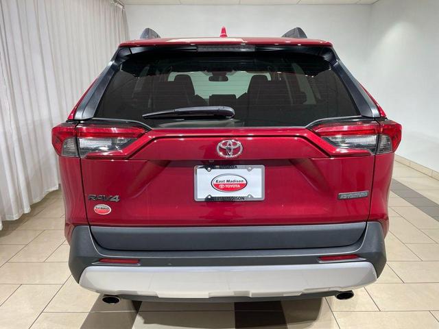 2022 toyota rav4 adventure