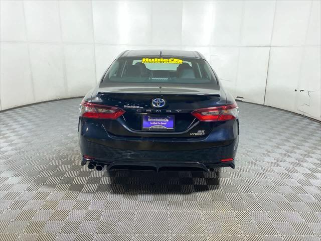 2022 toyota camry se