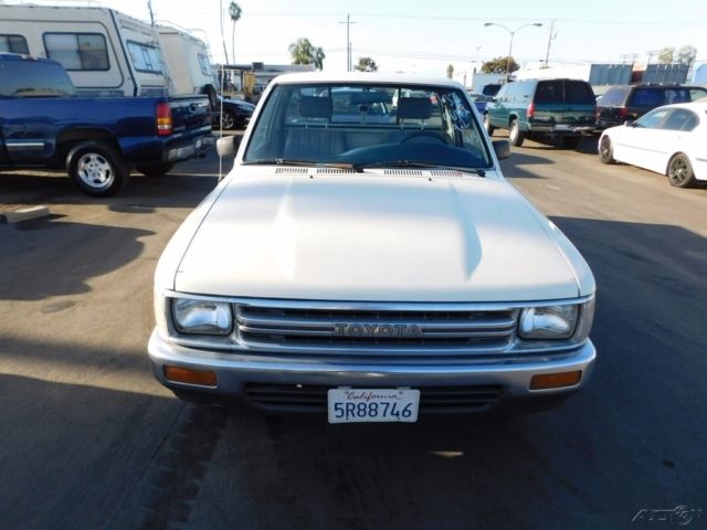 1990 toyota pickup deluxe used 2.4l i4 8v no reserve