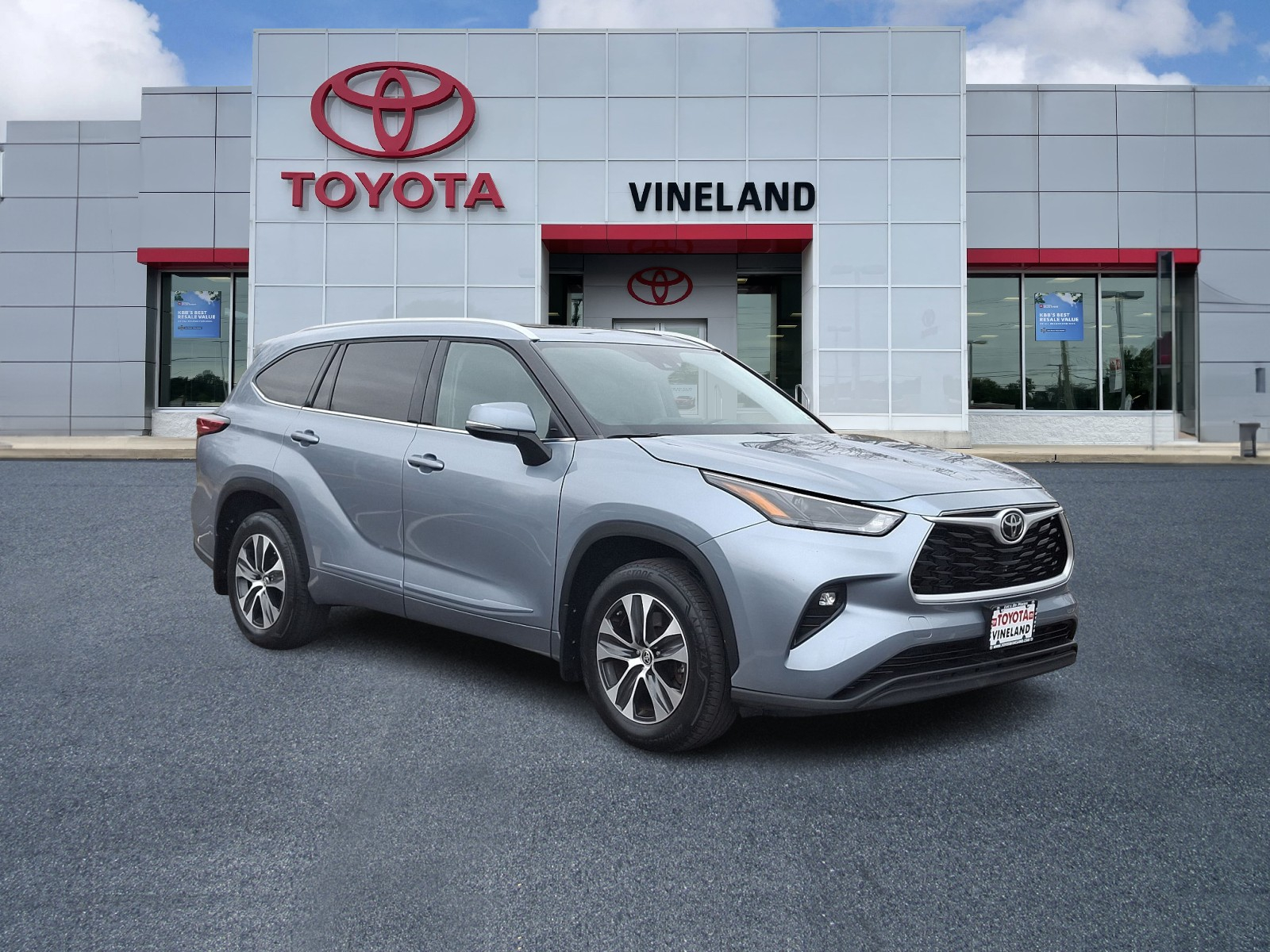 2022 toyota highlander xle