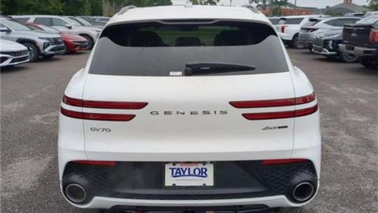 2025 Genesis GV70