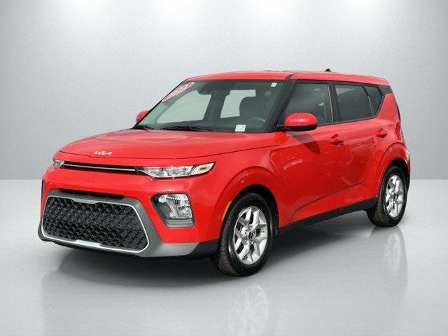 2022 kia soul lx