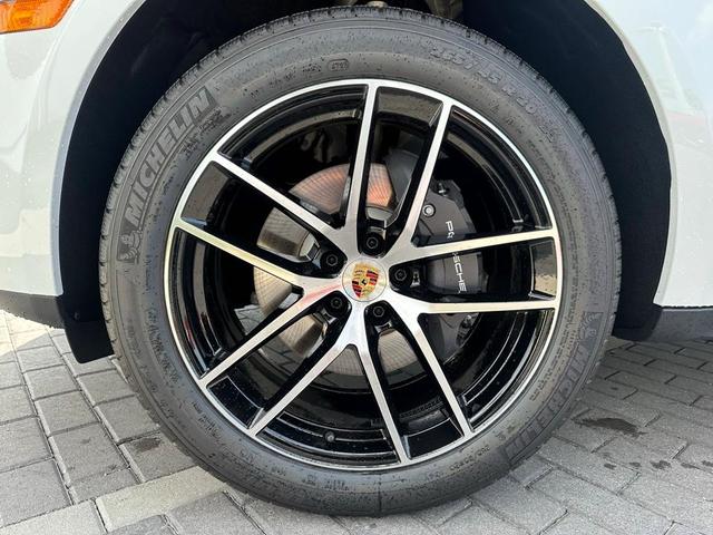 2024 porsche macan