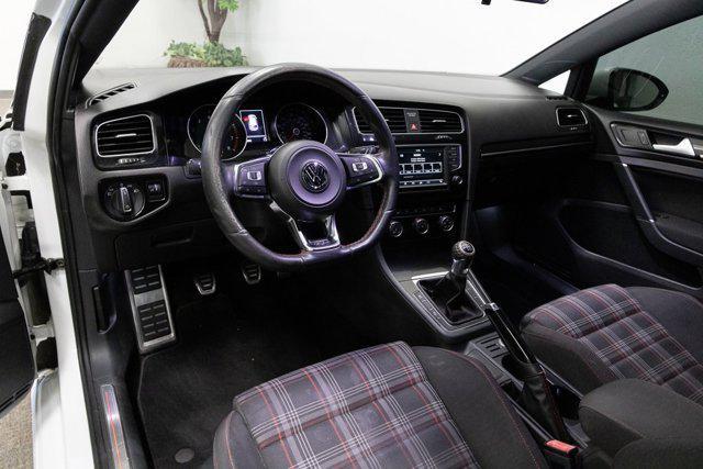 2017 volkswagen golf gti 2.0t s 4-door