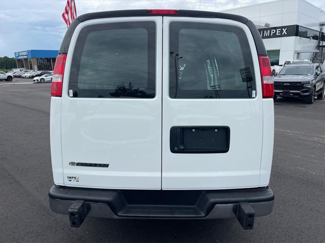 2022 chevrolet express 2500 rwd 2500 regular wheelbase wt