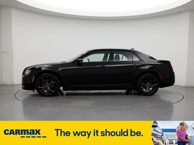 2022 chrysler 300 s