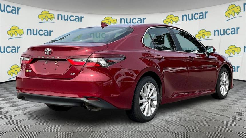 2021 toyota camry le