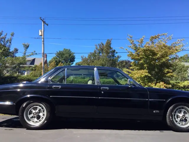 1985 immaculate, great condition, pure class, elegance and comfort