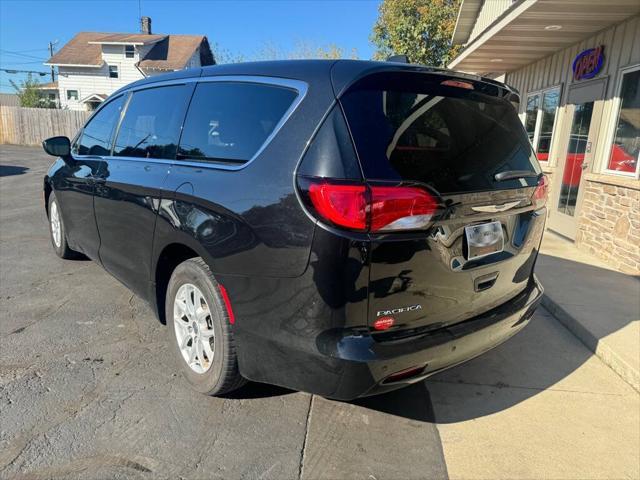 2019 chrysler pacifica touring 4dr mini van