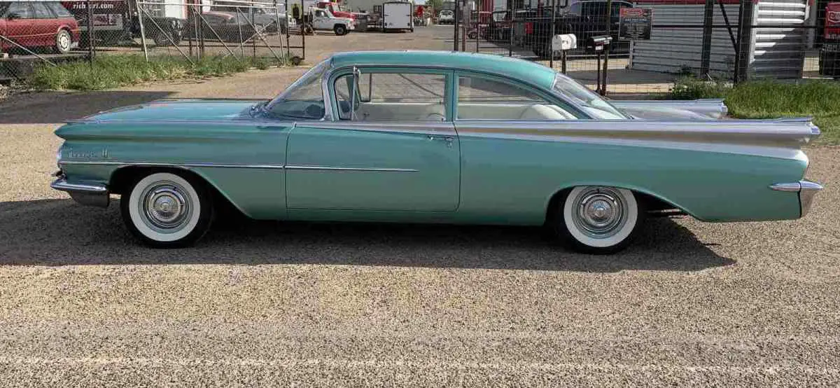 1959 oldsmobile dynamic 88 sedan green rwd manual