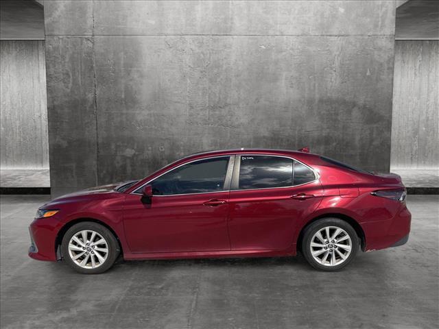 2022 toyota camry le