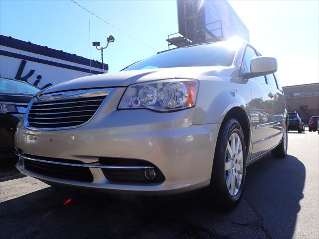 2014 chrysler town & country touring