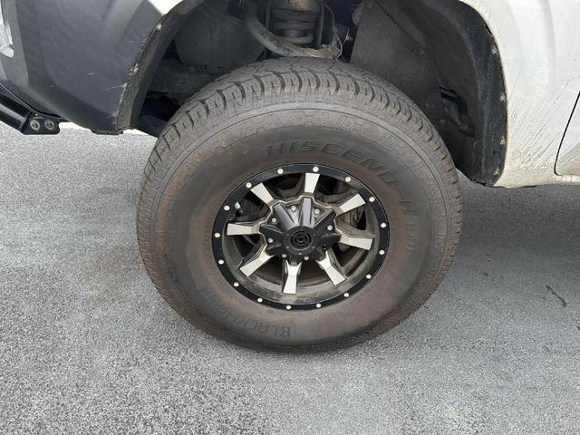 2017 toyota tacoma sr5